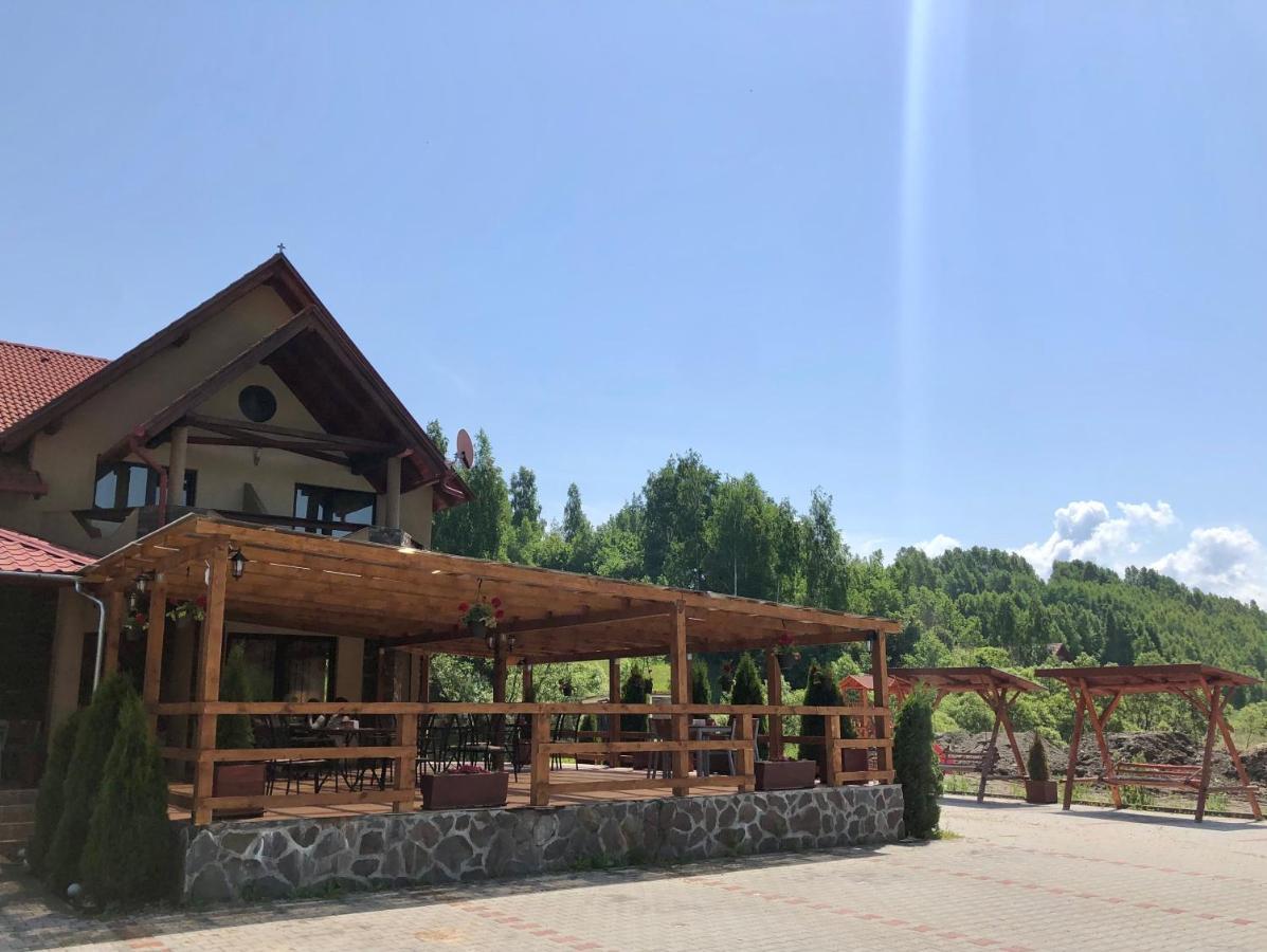 Bed and Breakfast Aranykakas étterem és panzió Sîndominic Exterior foto